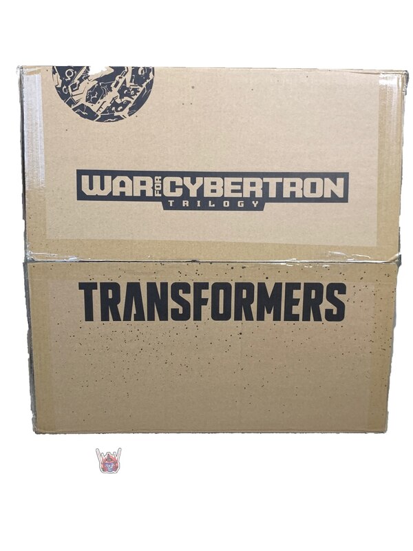 Transformers HasLab War For Cybertron Unicron Review  (6 of 58)